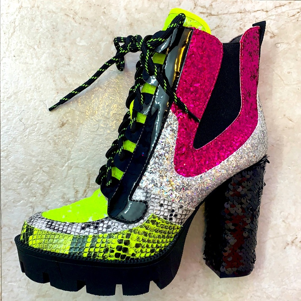 Cape Robbin Size 6.5 Retro Block Lace- Up Boot Heels